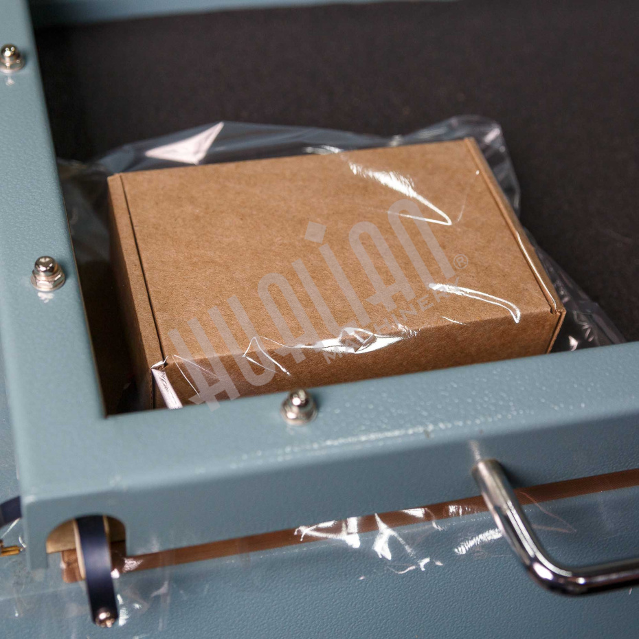 Ручной аппарат для запайки и обрезки BSF-601 REVERSE (подача справа налево) Hualian - Купить с доставкой по всему Казахстану