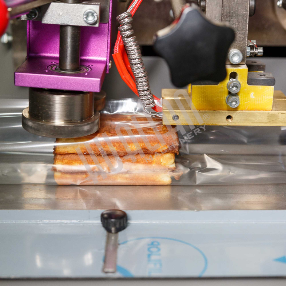 Горизонтальная упаковочная машина DXDZ-250XD (лент. 60 мм, рег. форм., S 250, L 120-280, H 60) Hualian - Купить с доставкой по всему Казахстану