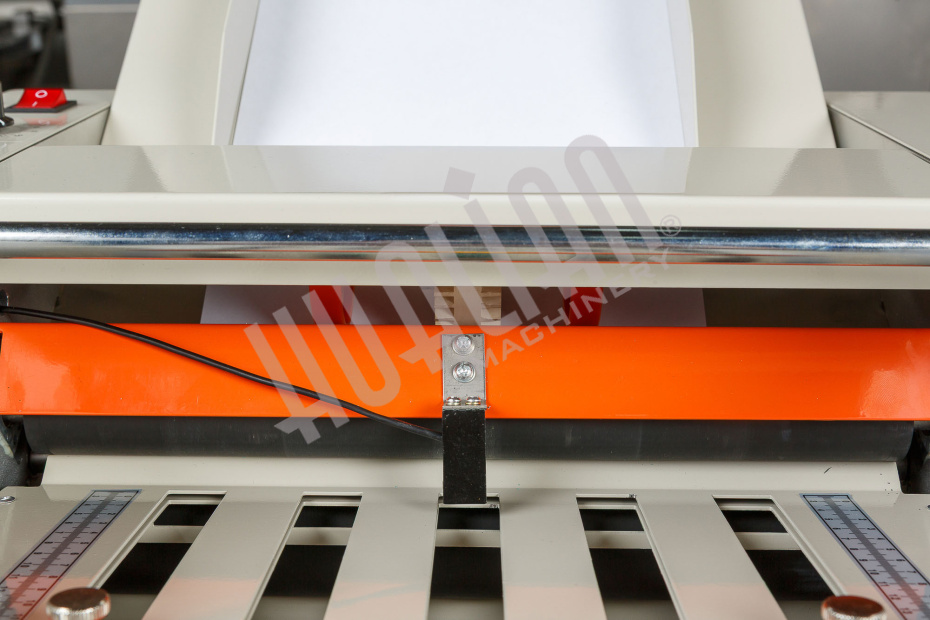 Фальцевальная машина ZE-9B/4 Hualian - Купить с доставкой по всему Казахстану