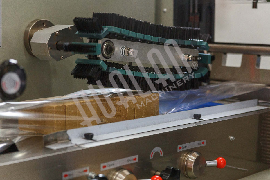 Горизонтальная упаковочная машина DXDZ-450B NEW (H-70 mm, bag L 130-450mm, S 400mm, регулируемый формирователь 180 мм) Hualian - Купить с доставкой по всему Казахстану