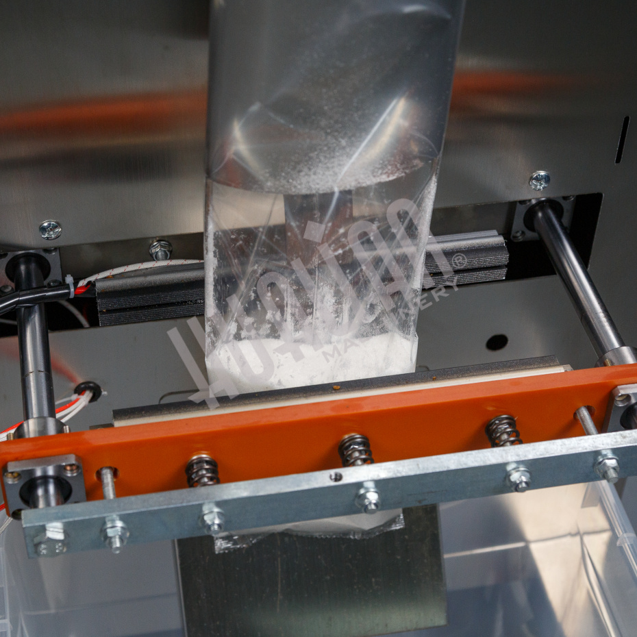 Автоматическая фасовочно-упаковочная машина DXDK-1000 NEW (пакет-подушка,W пленки 420 мм,фотодатчик) Hualian - Купить с доставкой по всему Казахстану