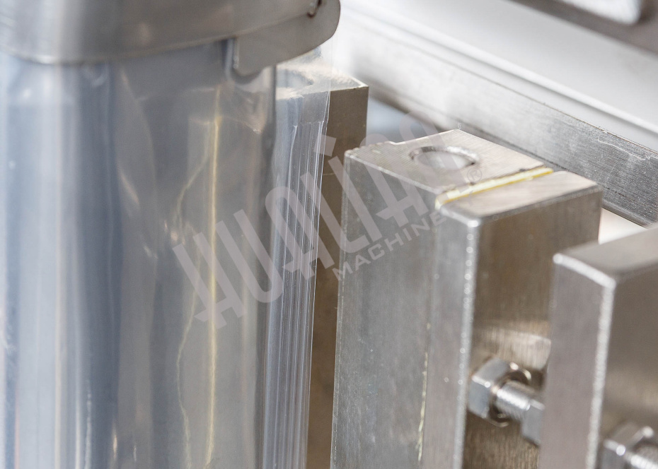 Автоматическая фасовочно-упаковочная машина DXDK-320RH-E (нерж., стик 17*110 мм, 4.6-8 мл, W пленки 42 мм, зубч. нож.) Hualian - Купить с доставкой по всему Казахстану