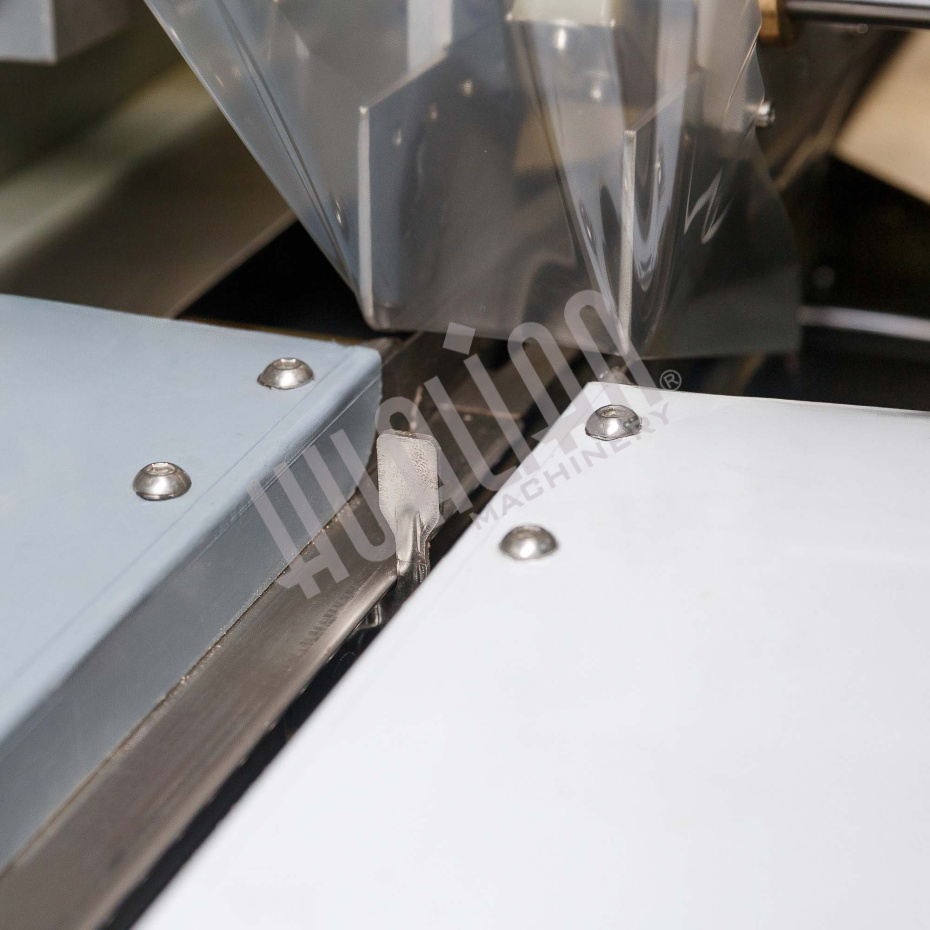 Автоматическая горизонтальная упаковочная машина DXDZ-250B (2 ножа, bag L 65-190 mm, S 150 mm, H-40 mm) Hualian - Купить с доставкой по всему Казахстану