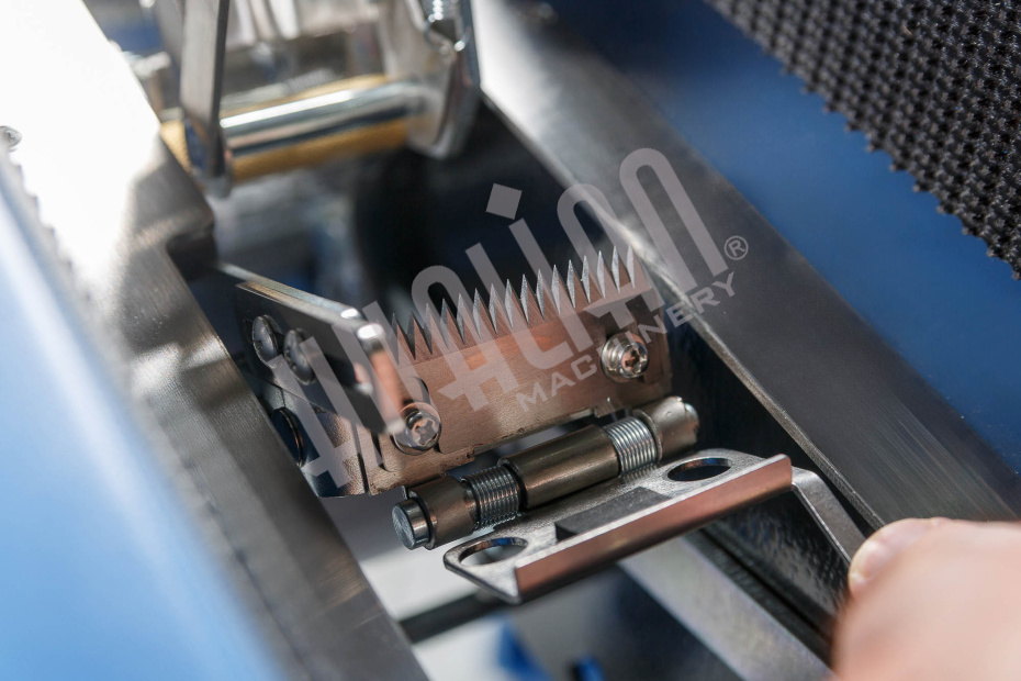 Полуавтоматический заклейщик коробов FXJ-4030A Hualian - Купить с доставкой по всему Казахстану