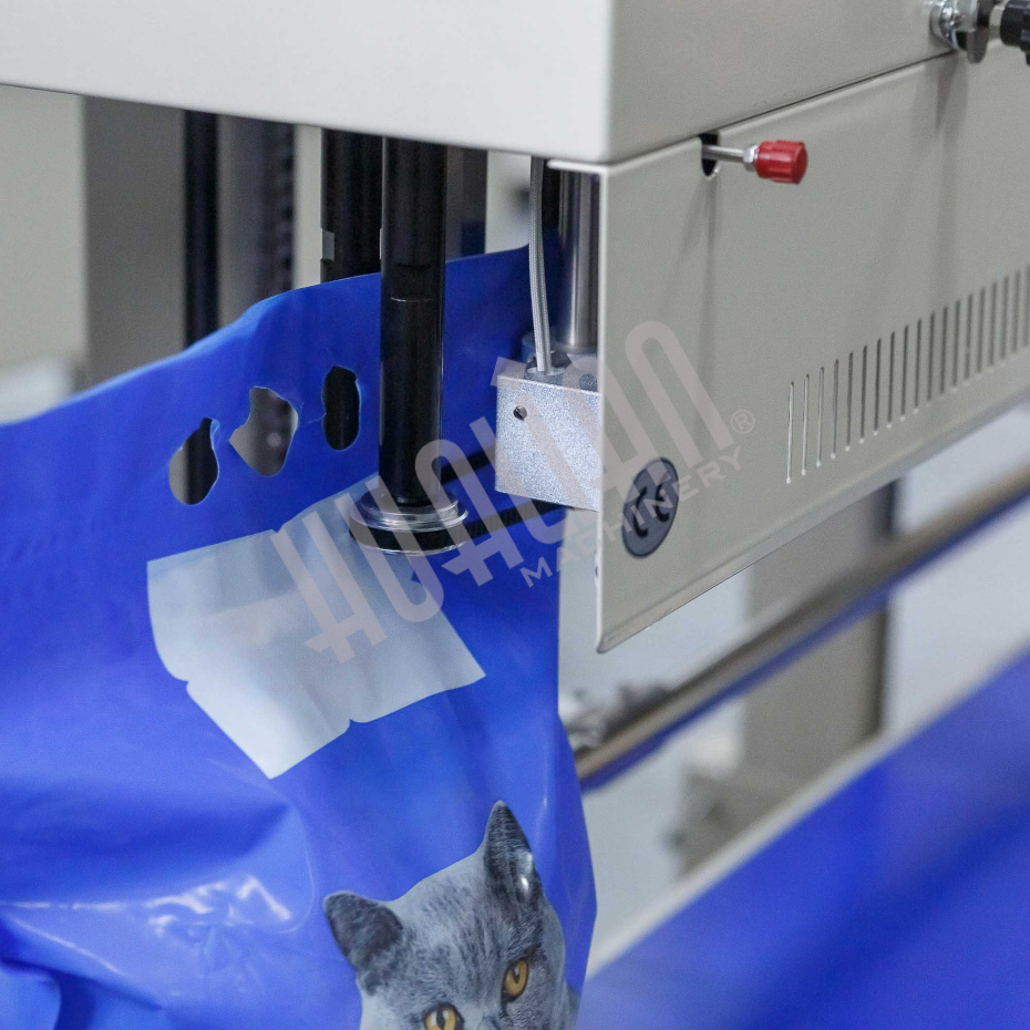 Роликовый конвейерный запайщик FRM-1370LD Hualian - Купить с доставкой по всему Казахстану