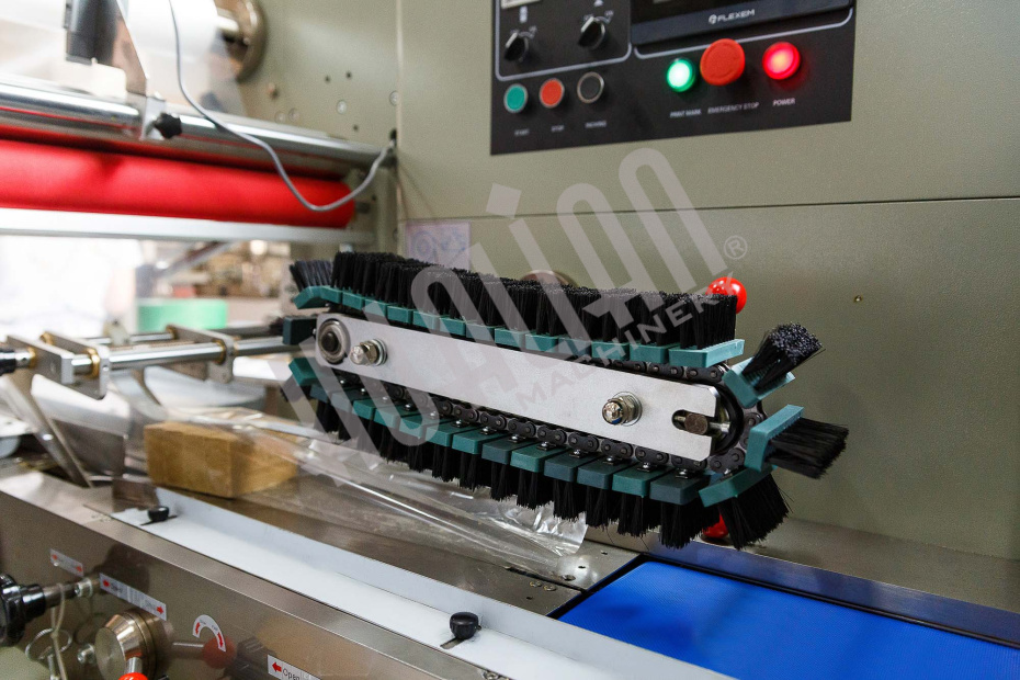 Горизонтальная упаковочная машина DXDZ-450B NEW (H-70 mm, bag L 130-450mm, S 400mm, регулируемый формирователь 180 мм) Hualian - Купить с доставкой по всему Казахстану