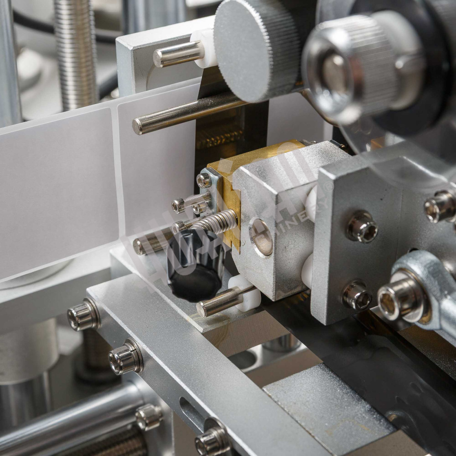 Напольный автоматический этикетировщик для круглой тары с датером HLMT-200D Hualian - Купить с доставкой по всему Казахстану