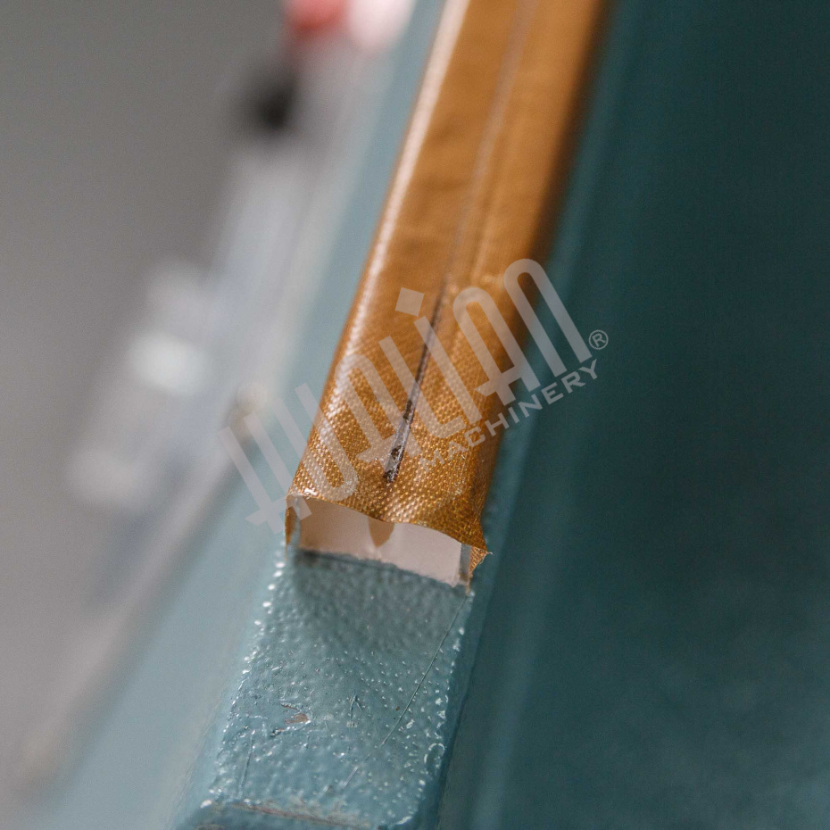 Ручной аппарат для запайки и обрезки BSF-601 REVERSE (подача справа налево) Hualian - Купить с доставкой по всему Казахстану