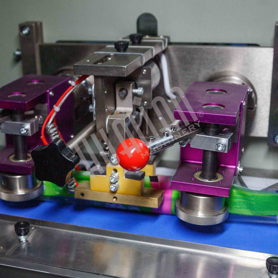 Автоматическая горизонтальная упаковочная машина DXDZ-250D (3 servo, рег. форм., min bag L 150, S 250, H 60, 1 позиц. нож) Hualian - Купить с доставкой по всему Казахстану