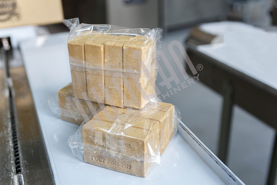 Горизонтальная упаковочная машина DXDZ-450B NEW (H-70 mm, bag L 130-450mm, S 400mm, регулируемый формирователь 180 мм) Hualian - Купить с доставкой по всему Казахстану