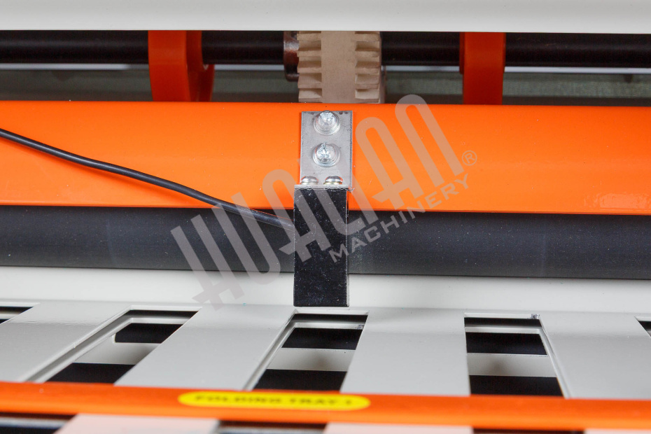 Фальцевальная машина ZE-9B/4 Hualian - Купить с доставкой по всему Казахстану