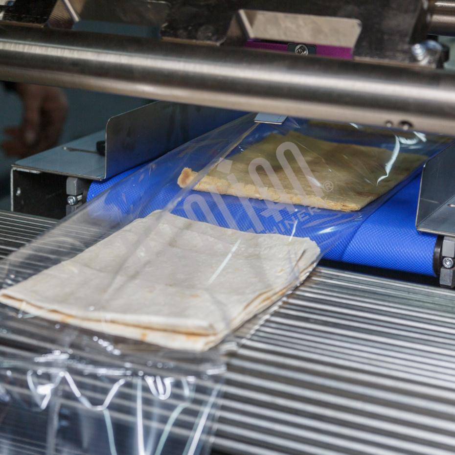 Горизонтальная упаковочная машина DXDZ-600XD (3 серв., H-110 мм, L не огр., W 145-285 мм, HL-1108, круг. отв., подбой, прок. пакета) Hualian - Купить с доставкой по всему Казахстану