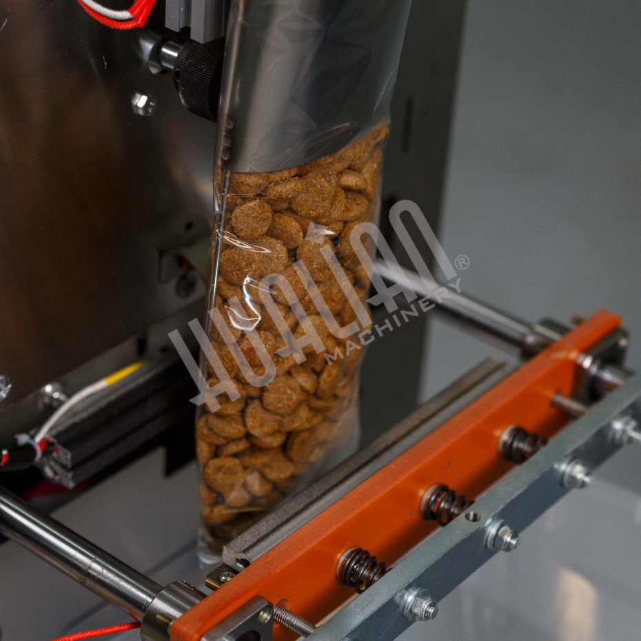 Автоматическая фасовочно-упаковочная машина DXDK-500 NEW (пакет подушка, ширина пленки 260 мм) Hualian - Купить с доставкой по всему Казахстану