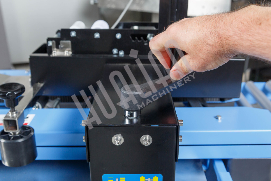 Полуавтоматический заклейщик коробов FXJ-4030A Hualian - Купить с доставкой по всему Казахстану