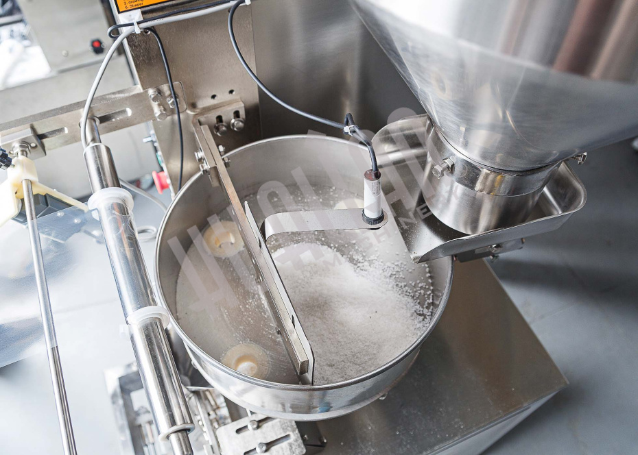 Автоматическая фасовочно-упаковочная машина DXDK-320RH-E (нерж., стик 17*110 мм, 4.6-8 мл, W пленки 42 мм, зубч. нож.) Hualian - Купить с доставкой по всему Казахстану