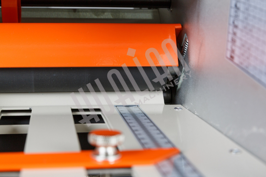 Фальцевальная машина ZE-9B/4 Hualian - Купить с доставкой по всему Казахстану