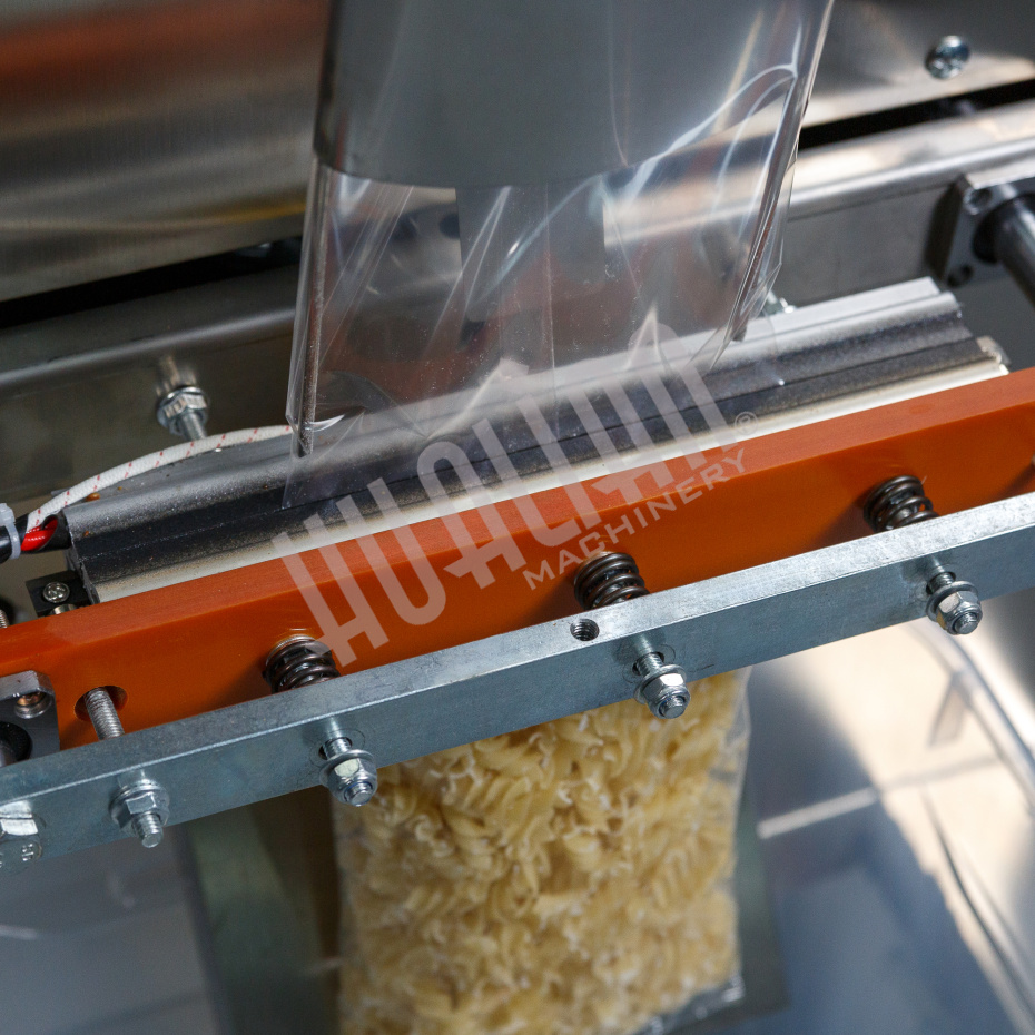 Автоматическая фасовочно-упаковочная машина DXDK-1000 NEW (пакет-подушка,W пленки 420 мм,фотодатчик) Hualian - Купить с доставкой по всему Казахстану