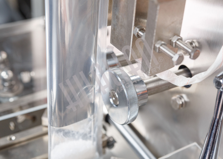 Автоматическая фасовочно-упаковочная машина DXDK-320RH-E (нерж., стик 17*110 мм, 4.6-8 мл, W пленки 42 мм, зубч. нож.) Hualian - Купить с доставкой по всему Казахстану