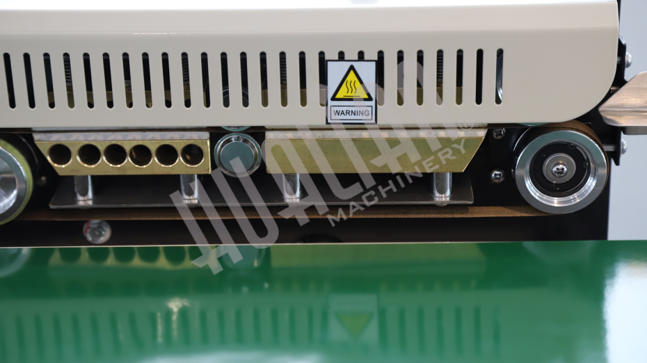 Роликовый конвейерный запайщик горизонтальный FRB-770I Hualian - Купить с доставкой по всему Казахстану