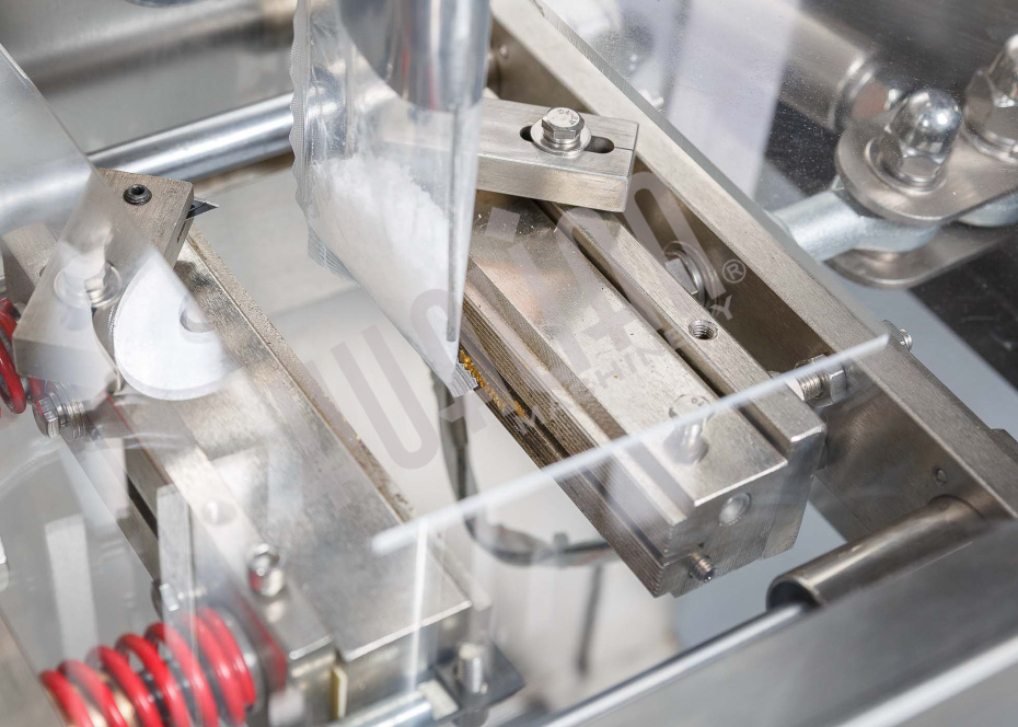 Автоматическая фасовочно-упаковочная машина DXDK-320RH-E (нерж., стик 17*110 мм, 4.6-8 мл, W пленки 42 мм, зубч. нож.) Hualian - Купить с доставкой по всему Казахстану