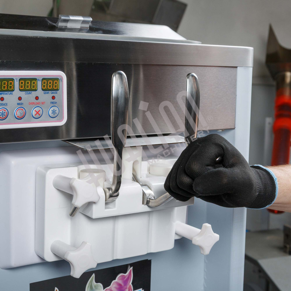 Фризер для мягкого мороженого HIM-03 с функцией ночного хранения и помпой (3 рожка) Hualian - Купить с доставкой по всему Казахстану