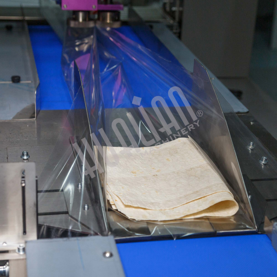 Горизонтальная упаковочная машина DXDZ-600XD (лент. 250 мм, рег.форм., S 400, L 180-500, H-120, трансп.попереч.запайки) Hualian - Купить с доставкой по всему Казахстану