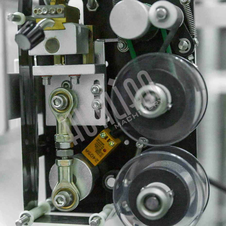 Машина для упаковки трудно-сыпучих продуктов и порошков DXDF-100AX (15-100 мл,4-х шовн., шир.пленки 240 мм, насечка, датер HP-241G, зубчатый нож, шов  Hualian - Купить с доставкой по всему Казахстану