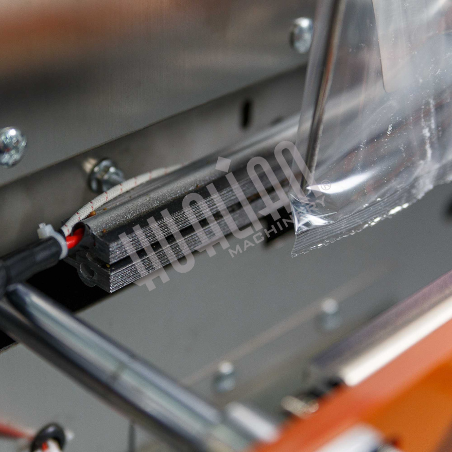 Автоматическая фасовочно-упаковочная машина DXDK-1000 NEW (пакет подушка, ширина пленки 300 мм, фотодатчик) Hualian - Купить с доставкой по всему Казахстану