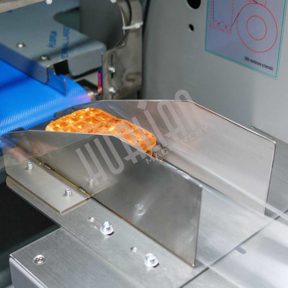 Горизонтальная упаковочная машина DXDZ-250XD (лент. 60 мм, рег. форм., S 250, L 120-280, H 60) Hualian - Купить с доставкой по всему Казахстану