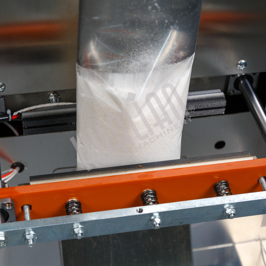 Автоматическая фасовочно-упаковочная машина DXDK-1000 NEW (пакет-подушка,W пленки 420 мм,фотодатчик) Hualian - Купить с доставкой по всему Казахстану