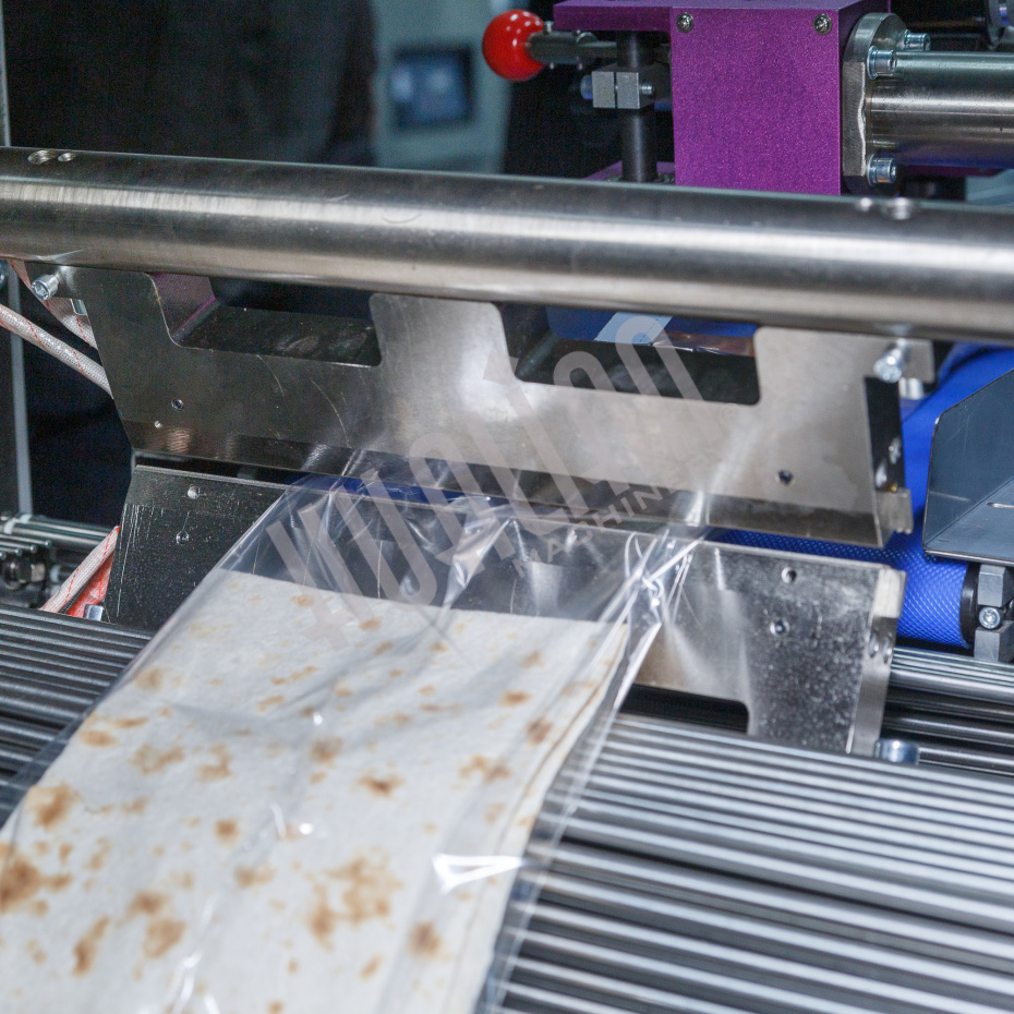 Горизонтальная упаковочная машина DXDZ-600XD (3 серв., H-110 мм, L не огр., W 145-285 мм, HL-1108, круг. отв., подбой, прок. пакета) Hualian - Купить с доставкой по всему Казахстану